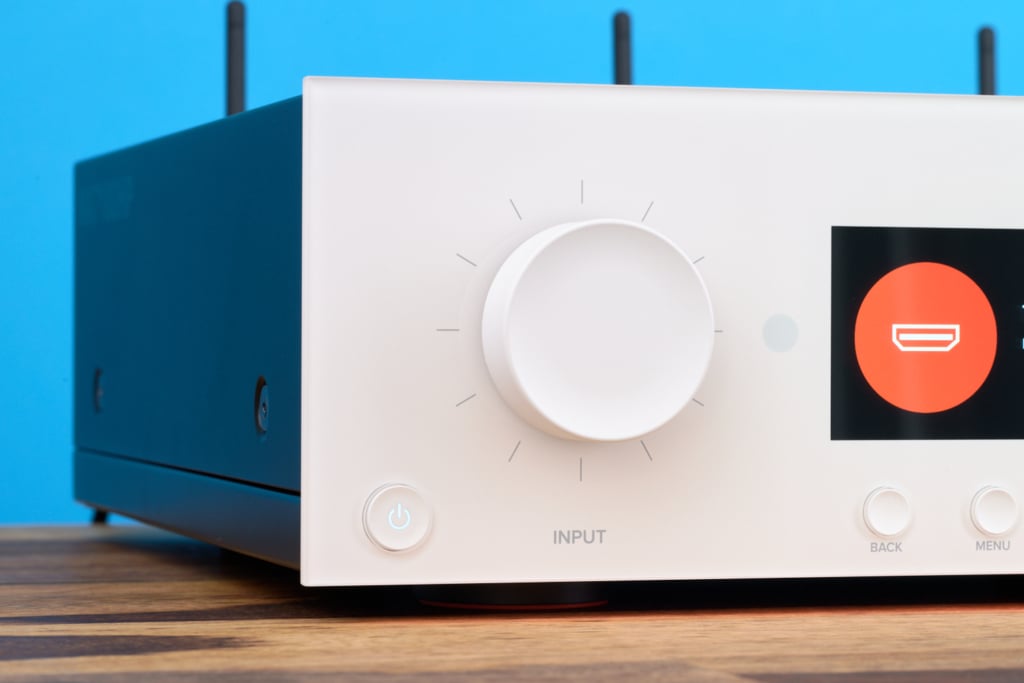 Input-Regler und Beleuchtung Unterseite JBL MA7100HP