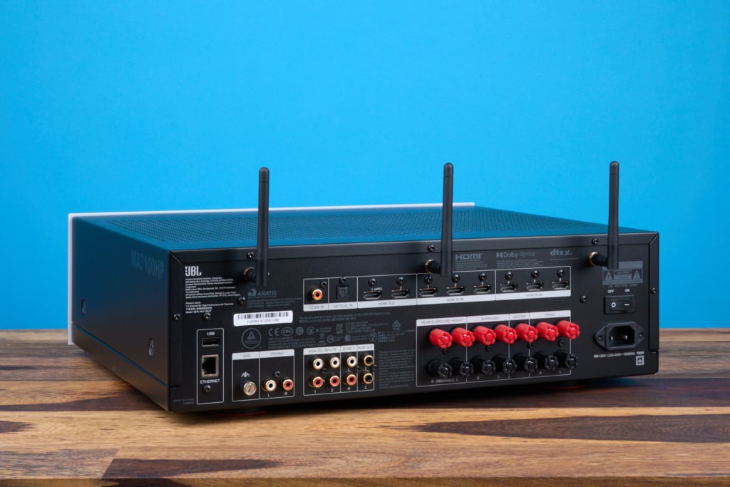 Rückseite Schrägansicht JBL MA7100HP