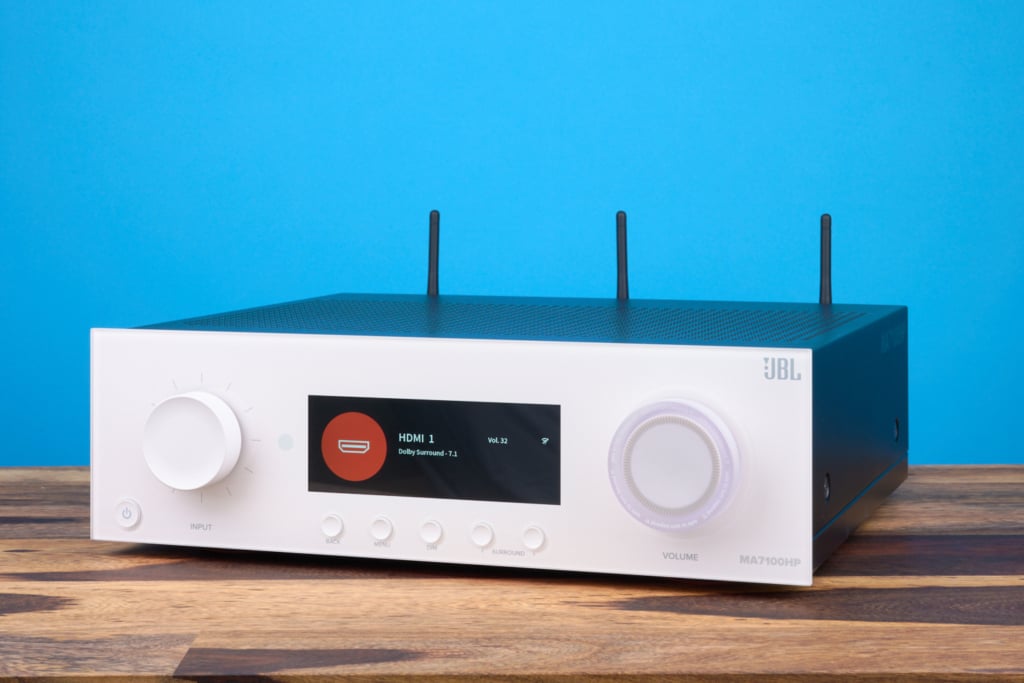 JBL MA7100HP Schrägansicht von rechts