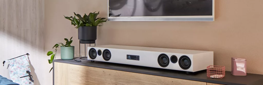 Auch Soundbar-Systeme werben mit Surround-Sound. 