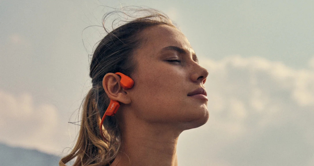 Die Shokz OpenRun Pro 2 gibt es in mehreren Farbvarianten.