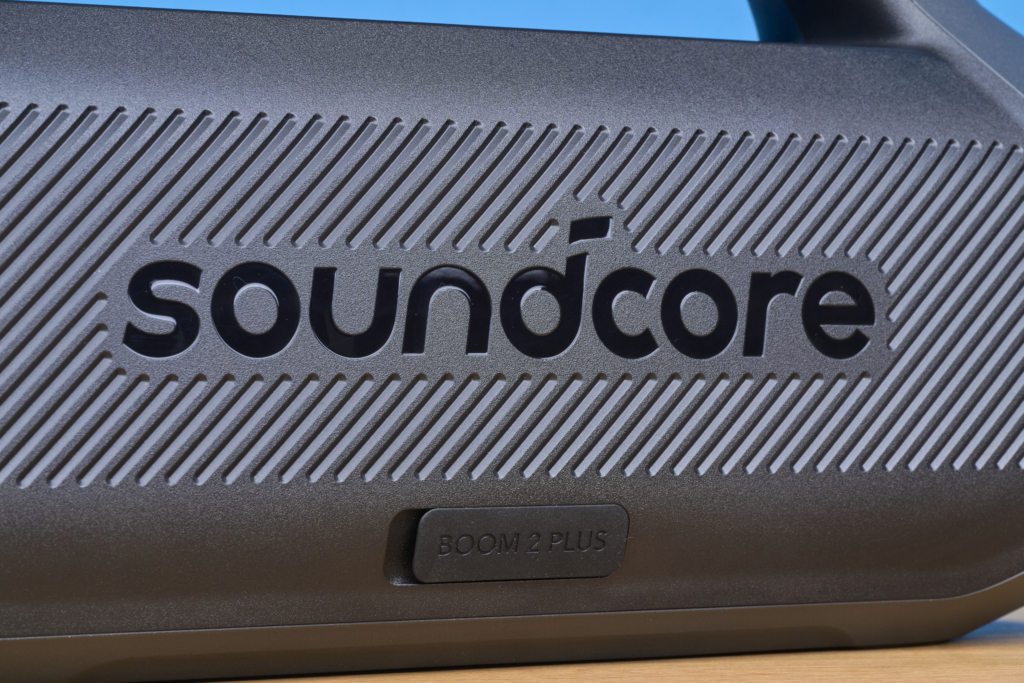 Soundcore Boom 2 Plus Test | Detailaufnahme Rückseite