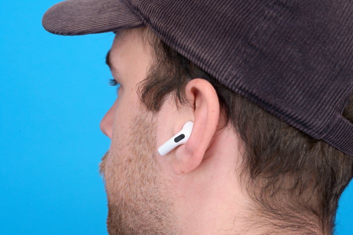 Apple AirPods 4 – Im Ohr