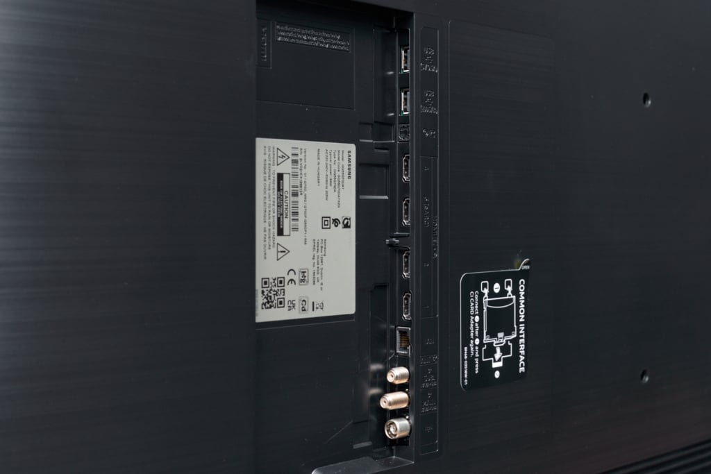 Anschlüsse Samsung Q70D