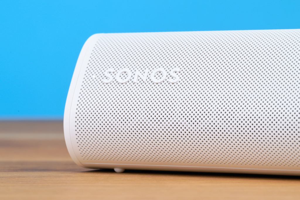 Sonos Roam 2 Test Detailansicht Gitter frontal
