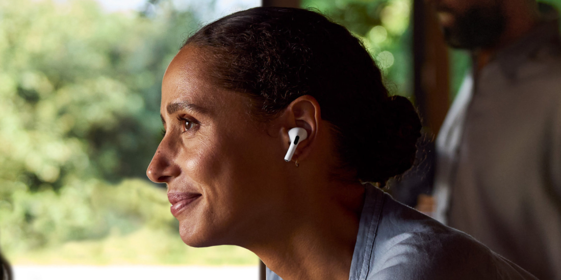 Die AirPods Pro 2 fungieren bald als Hörhilfe.