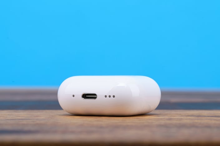 Apple AirPods 4 ANC vs Samsung Galaxy Buds3