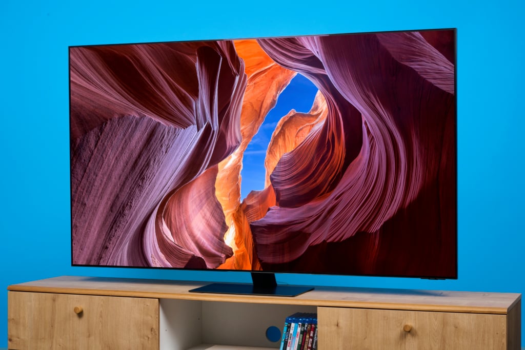 Schrägansicht Samsung QN95D