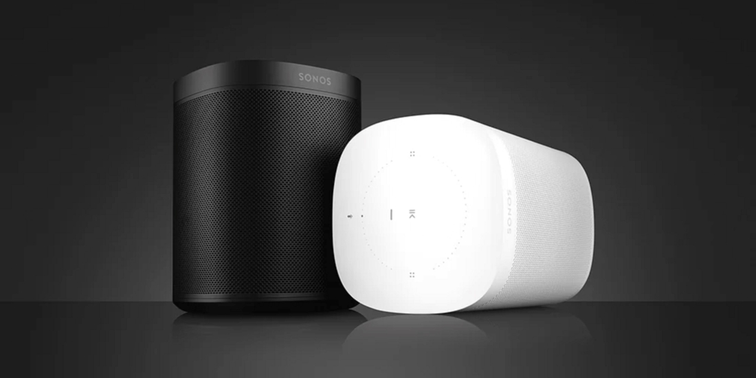 Sonos One in Schwarz und Weiß