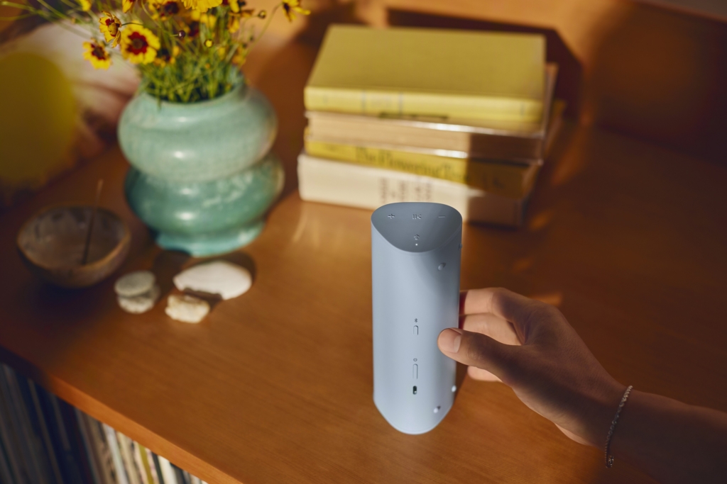 Sonos Roam Box auf dem Tisch