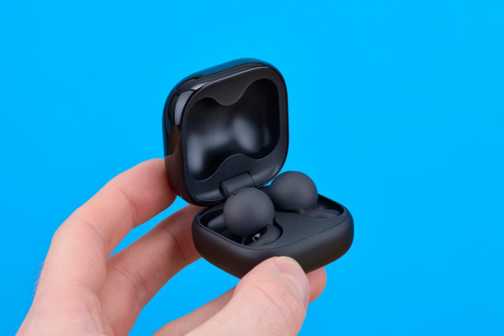 Sony LinkBuds Open – In der Hand