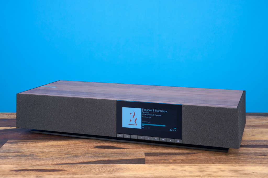 Cambridge Audio Evo One frontal von rechts