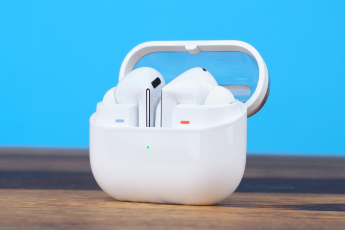 Google Pixel Buds Pro 2 vs Samsung Galaxy Buds3 Pro – Offenes Case