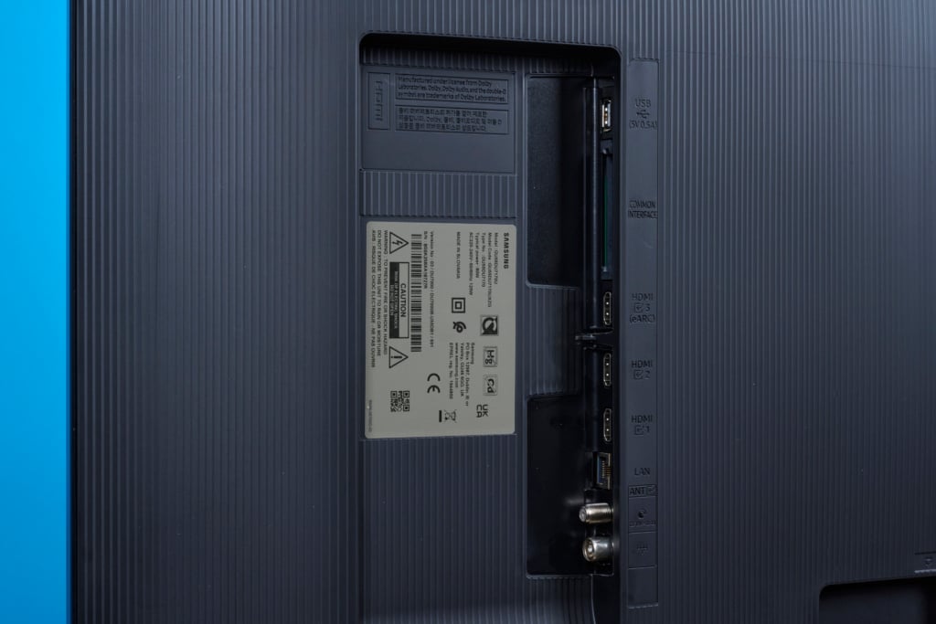 Anschlüsse Samsung DU7170