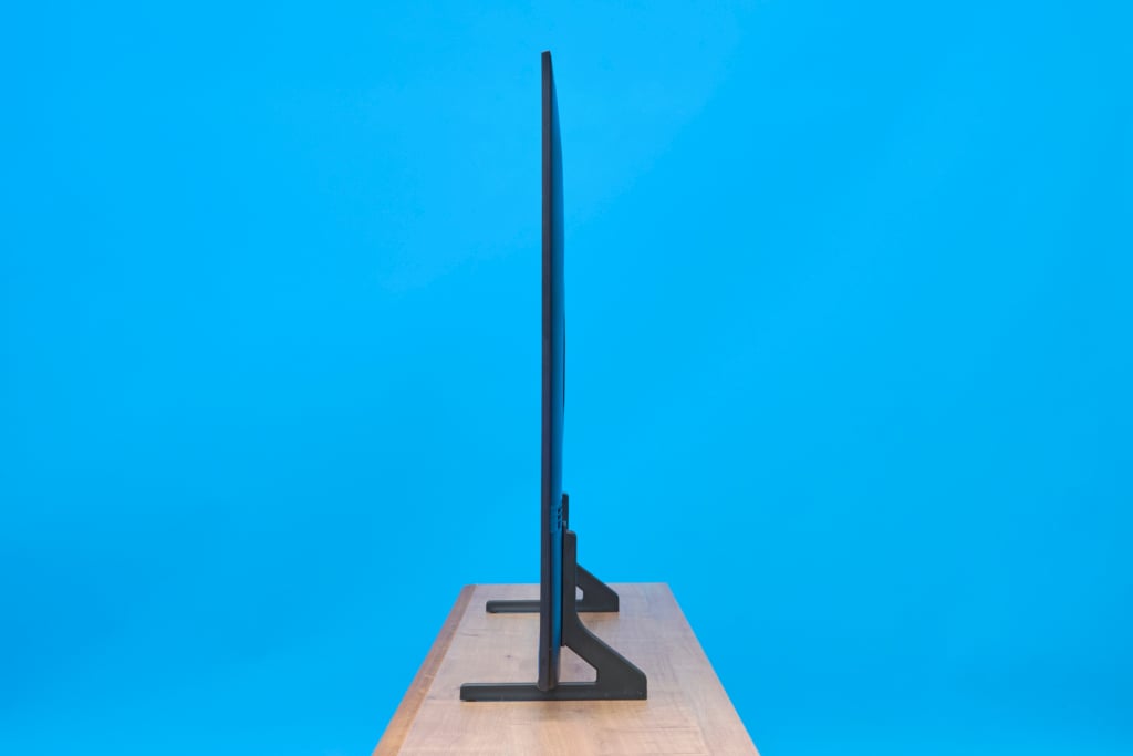 Samsung Q60D Seitenansicht