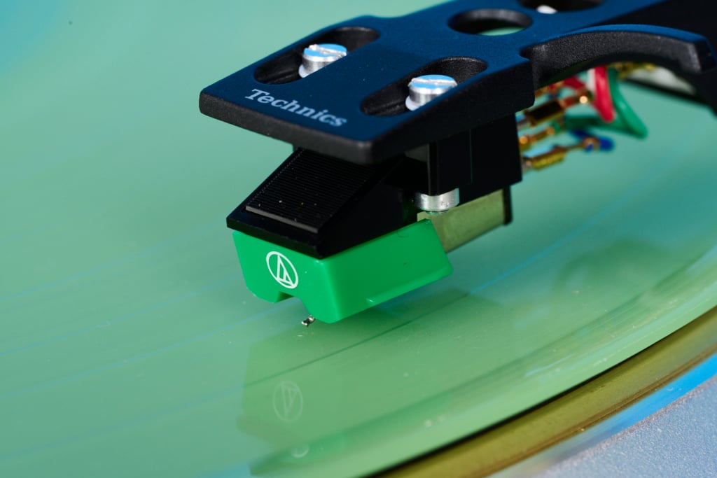 Technics SL-1300G Tonabnehmer Detail Headshell