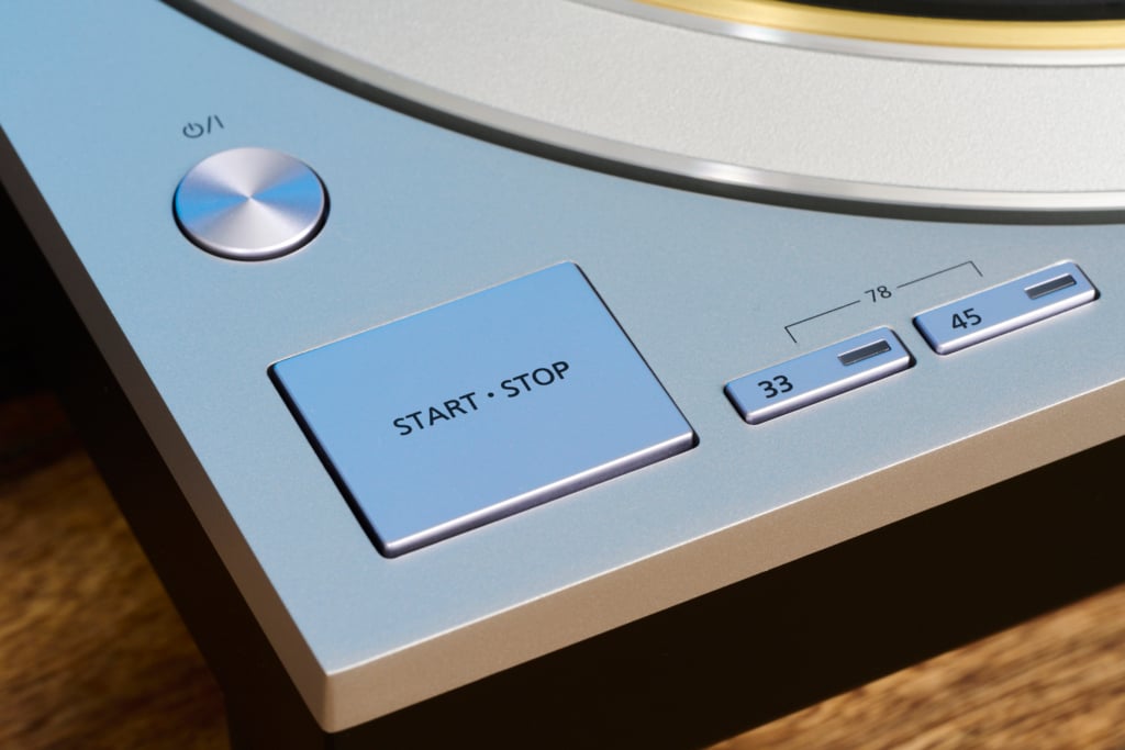 Technics SL-1300G Bedienelemente vorne links