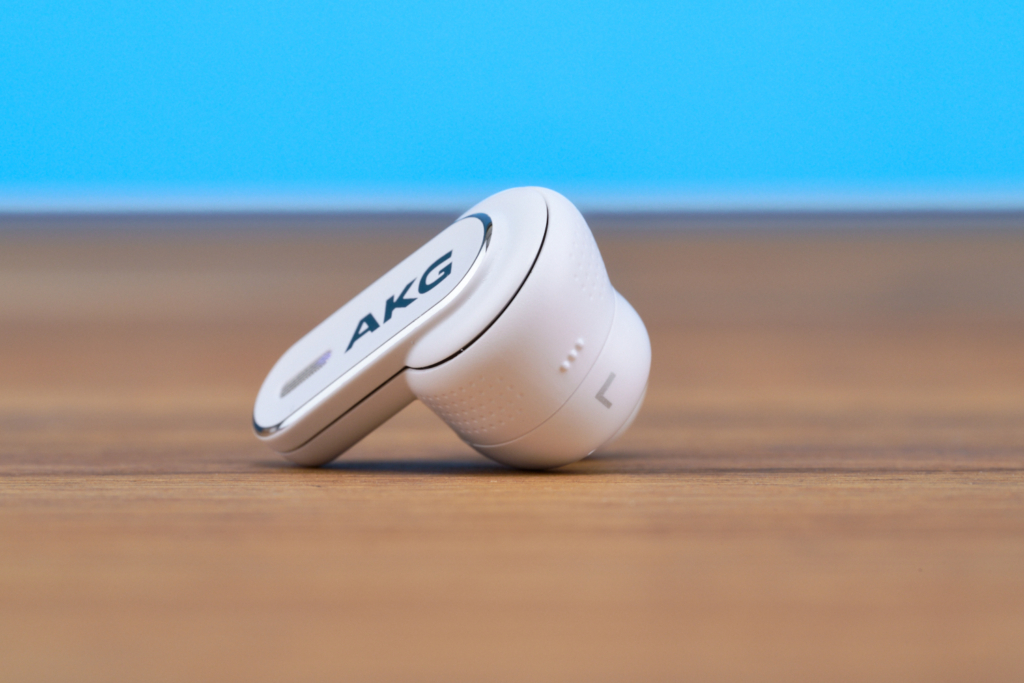 AKG Hybrid N5 – Bud von der Seite