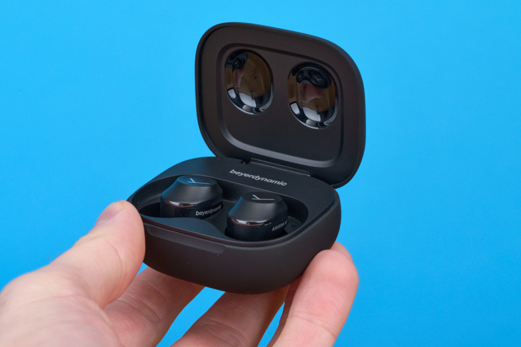 Beyerdynamic Amiron 300 – In der Hand