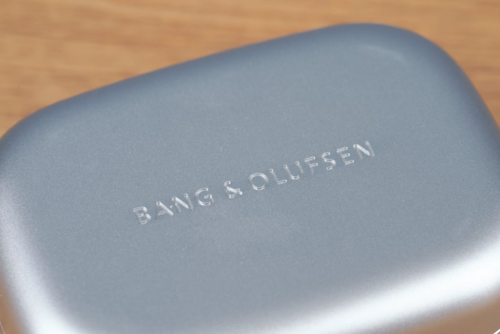 Bang & Olufsen Beoplay Eleven – Case im Detail