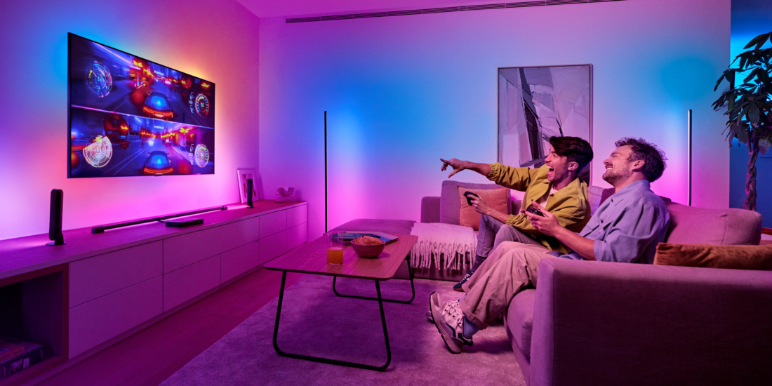 Signify vertreibt zahlreiche Leuchtmittel und Lampen der Marken Philips Hue und WiZ.