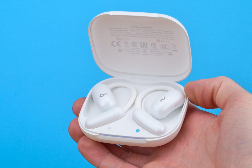 Soundcore AeroFit 2 – In der Hand 