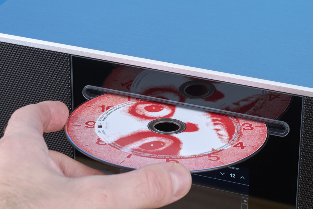 T+A Caruso CD einlegen