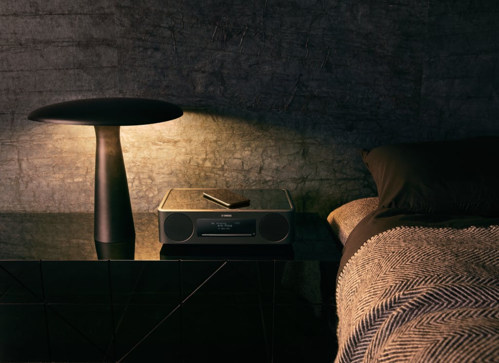 Yamaha MusicCast 200 auf Nachttisch