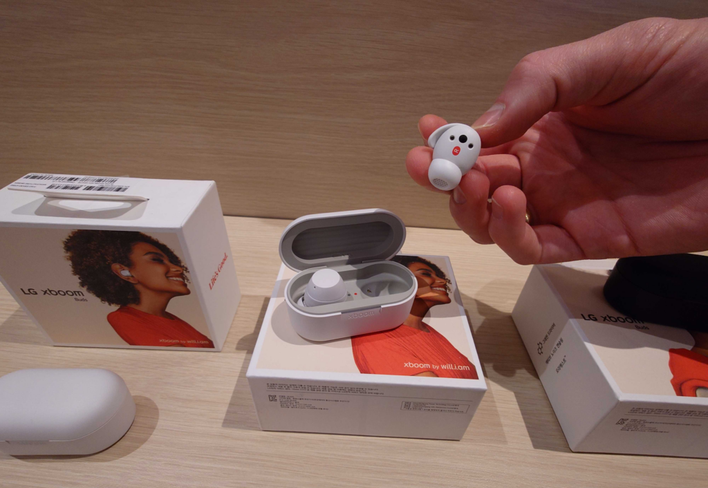 CES 2025 LG Xboom Buds