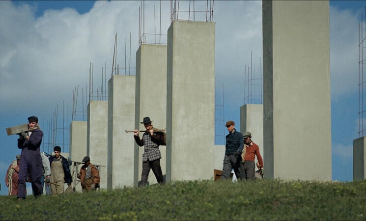 Die Säulen aus The Brutalist