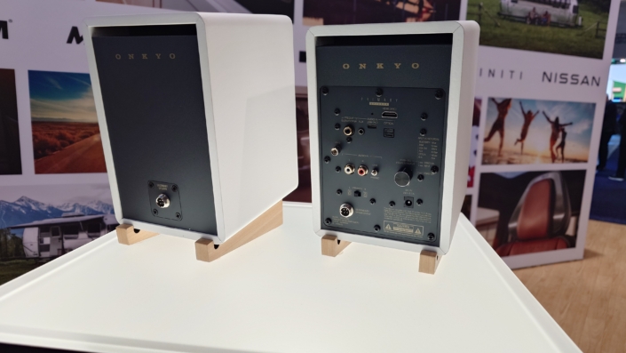 CES 2025 | Onkyo GX-10DB Rückseite mit Anschlüssen