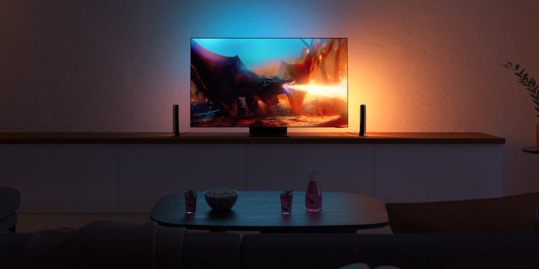Die Philips Hue Sync TV App kommt auf Fernseher von LG.