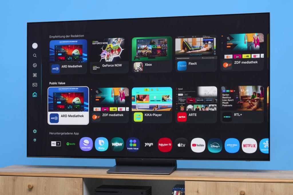 Samsung S90F Schrägansicht