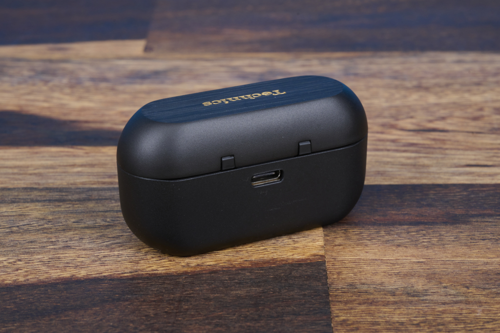 Technics EAH-AZ100 – Case mit USB-C
