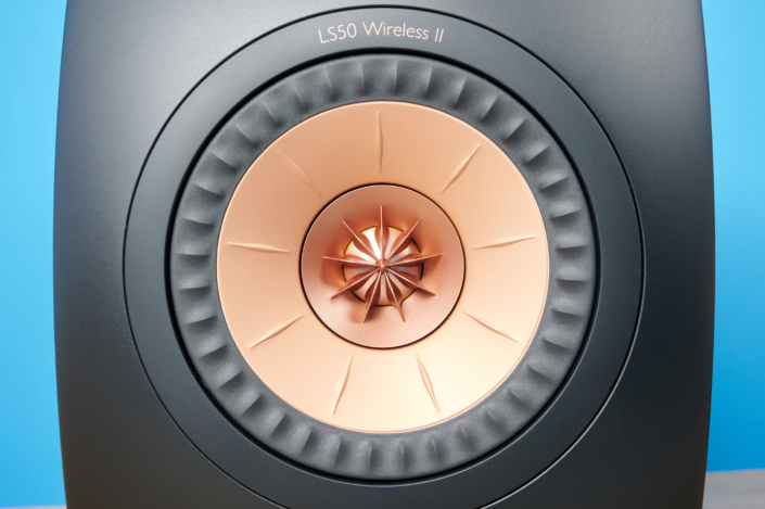 KEF LS50 Wireless vs. Technics SC-CX700 Detail Treiber KEF