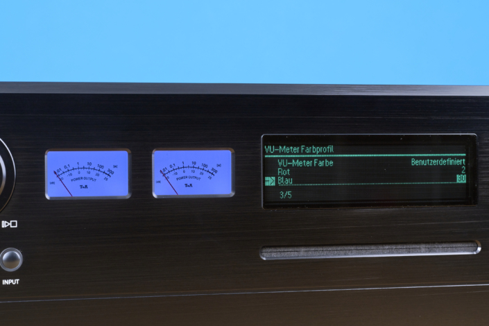 T+A R 2500 R VU-Meter blau
