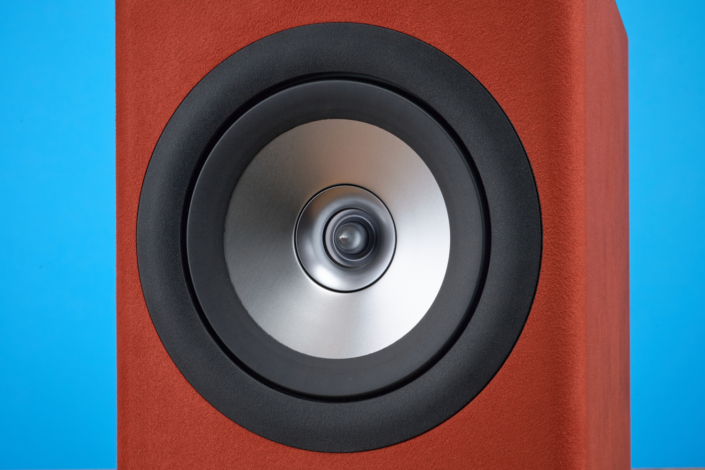 KEF LS50 Wireless vs. Technics SC-CX700 Detail Treiber Technics