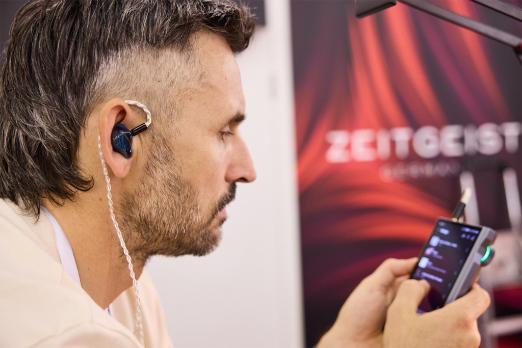 High End 2025 World of Headphones