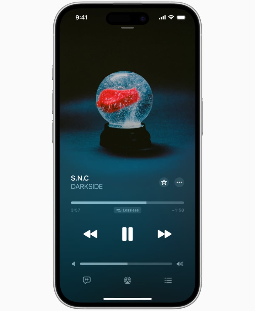 Apple bietet an den AirPods Max bald Lossless-Audio an - aber nur per Kabel.