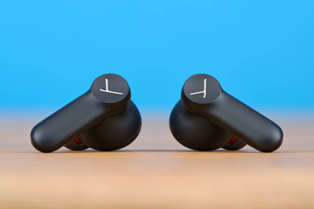Beyerdynamic Amiron 100 – Zwei Buds nebeneinander