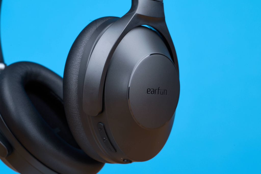 EarFun Wave Life – Ohrmuschel von außen