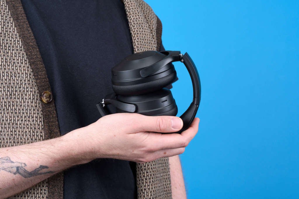 EarFun Wave Life – In der Hand