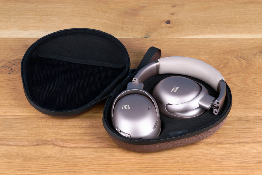 JBL Tour One M3 im Test – Design und Mobilität