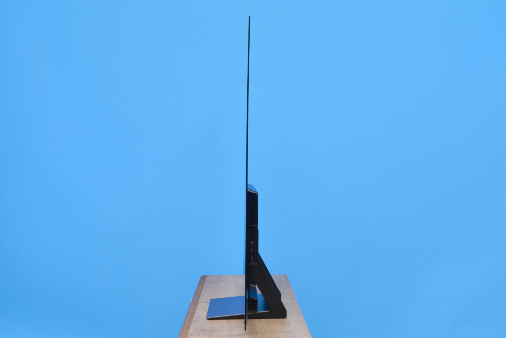 Samsung S90F Seitenansicht