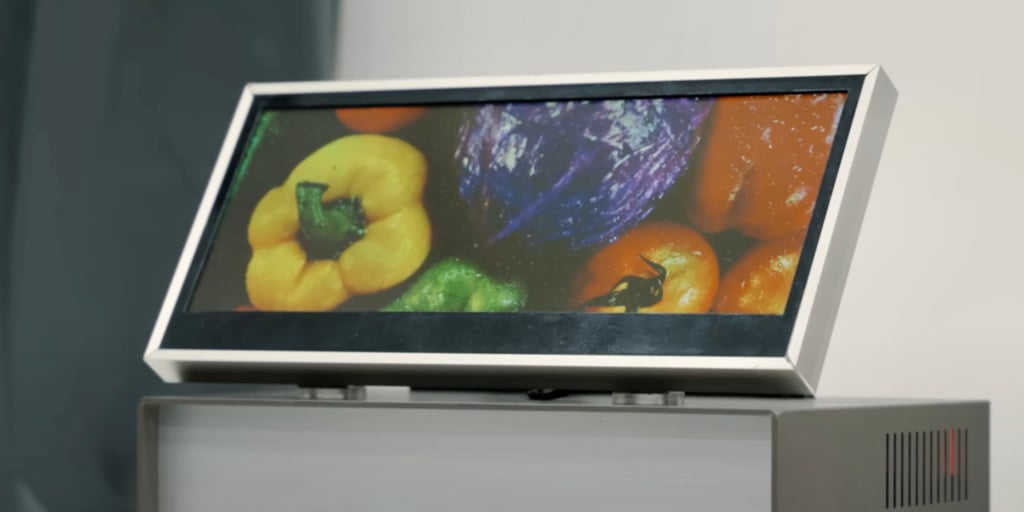 Sharp hat auf der CES 2025 ein QDEL-Panel gezeigt - die gleiche Technik, die Samsung jetzt forcieren will. 