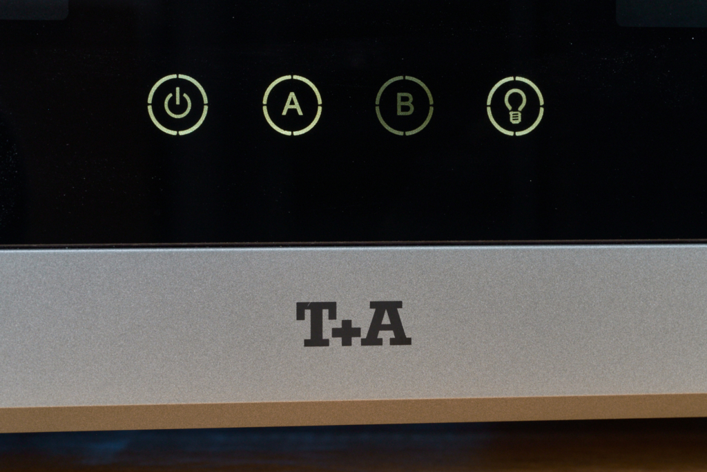 T+A A 3000 HV Taster Front