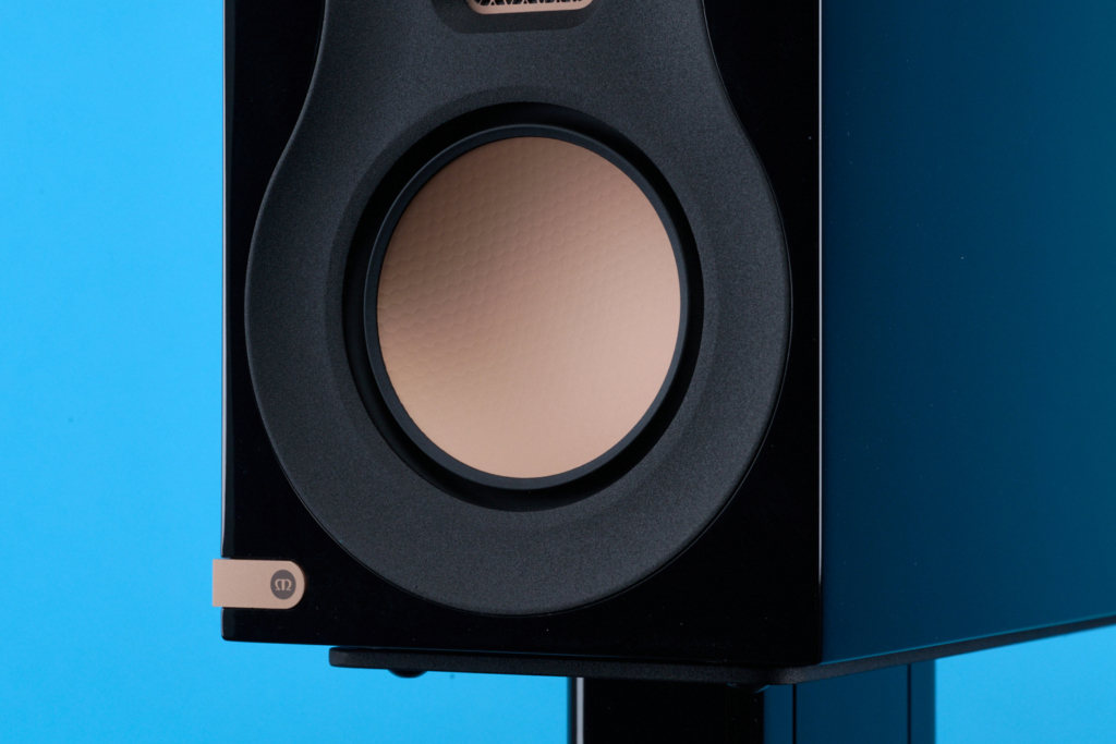 Monitor Audio Studio 89 Detail Tiefmitteltöner unten