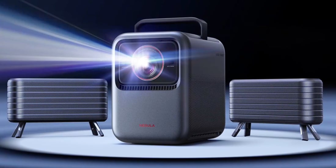 Der Nebula X1 ist ein neues Beamer-Flaggschiff mit Triple-Laser-Technik.