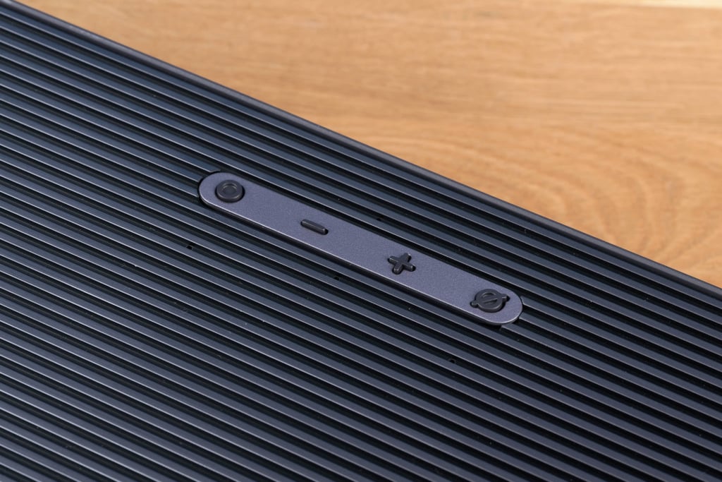 Bedienfeld und Design Detailaufnahme Samsung HW-Q995GF