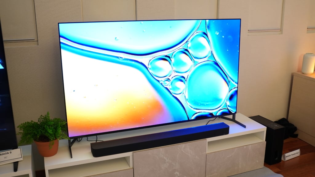 Sony Bravia 8 II mit Sony Bravia Theatre Bar 8
